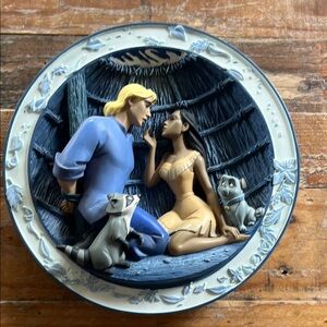 Disney Pocahontas and John Smith Blue and Tan Plate